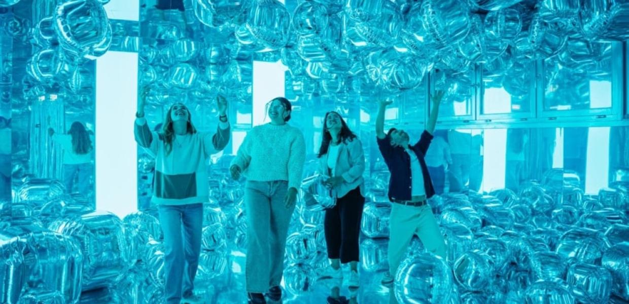 Kids having fun immersive room at IKONO Copenhagen