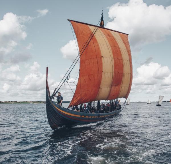  Bateau viking sur le fjord de Roskilde