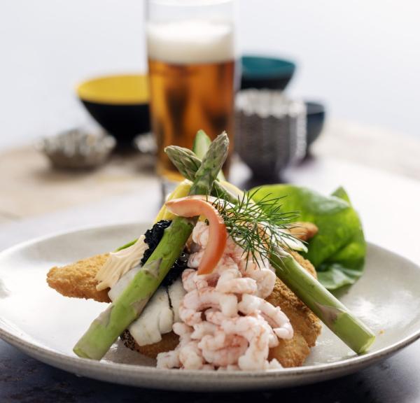 traditional danish dish stjerneskud smørrebrød